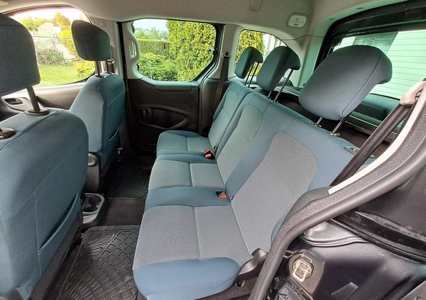 Citroen Berlingo cena 36900 przebieg: 121484, rok produkcji 2017 z Poznań małe 277
